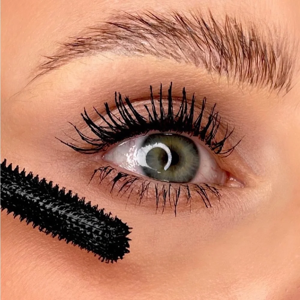 MAC In Extreme Dimension 3D BLACK Lash Mascara - Picture 4 of 14